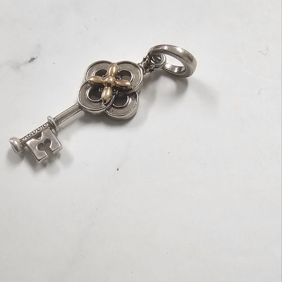 PANDORA 925 14k Gold Two-tone Key & Flower pendant - Picture 8 of 8